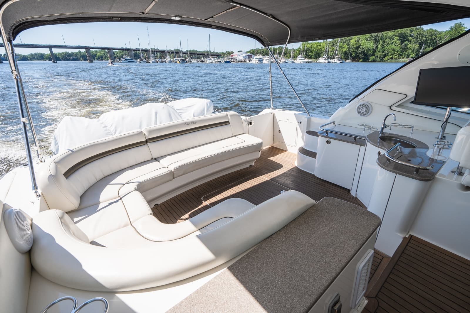 2005 Sea Ray 480 Motor Yacht - Photo 17