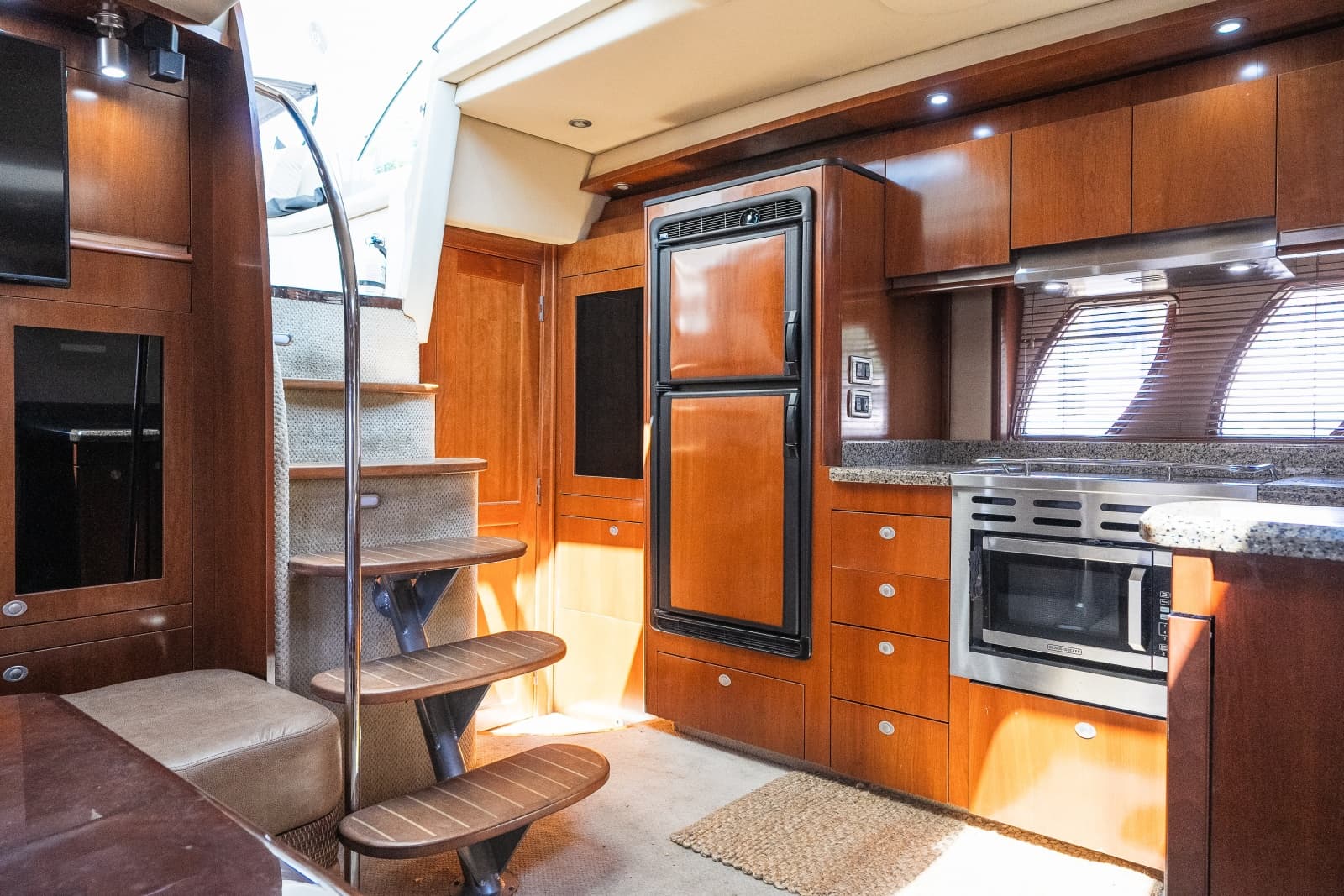 2005 Sea Ray 480 Motor Yacht - Photo 37