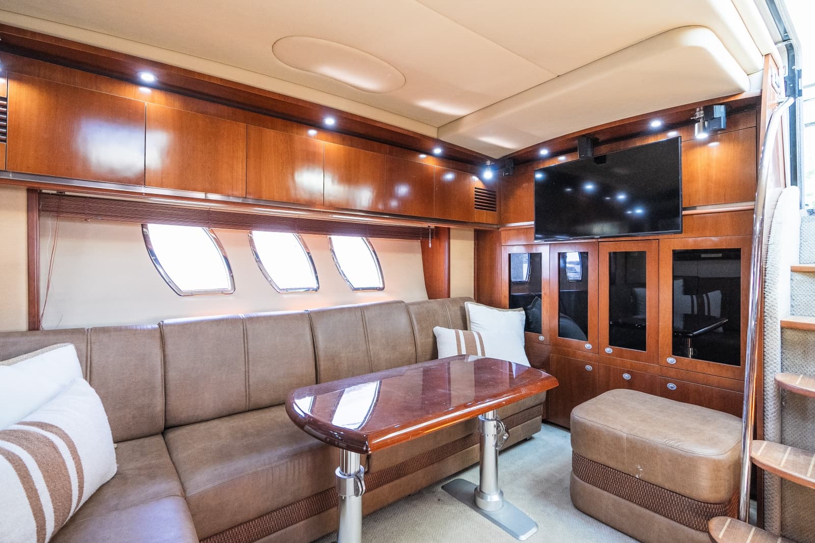 2005 Sea Ray 480 Motor Yacht - Photo 36