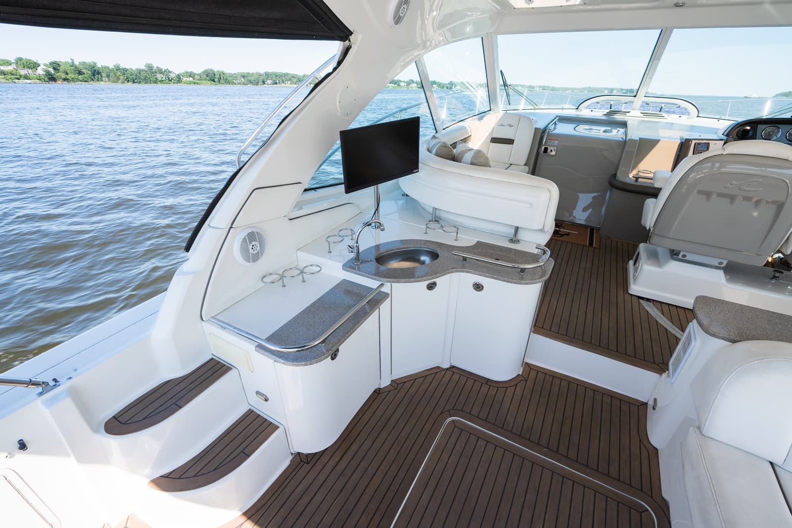 2005 Sea Ray 480 Motor Yacht - Photo 20