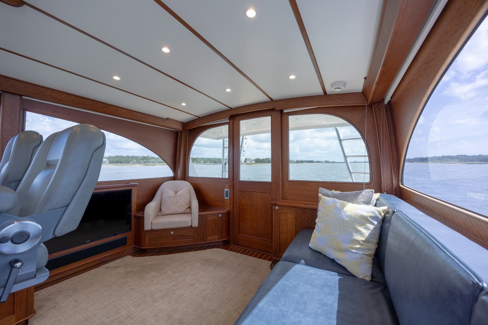 2015 Jarrett Bay Hardtop Express - Photo 46