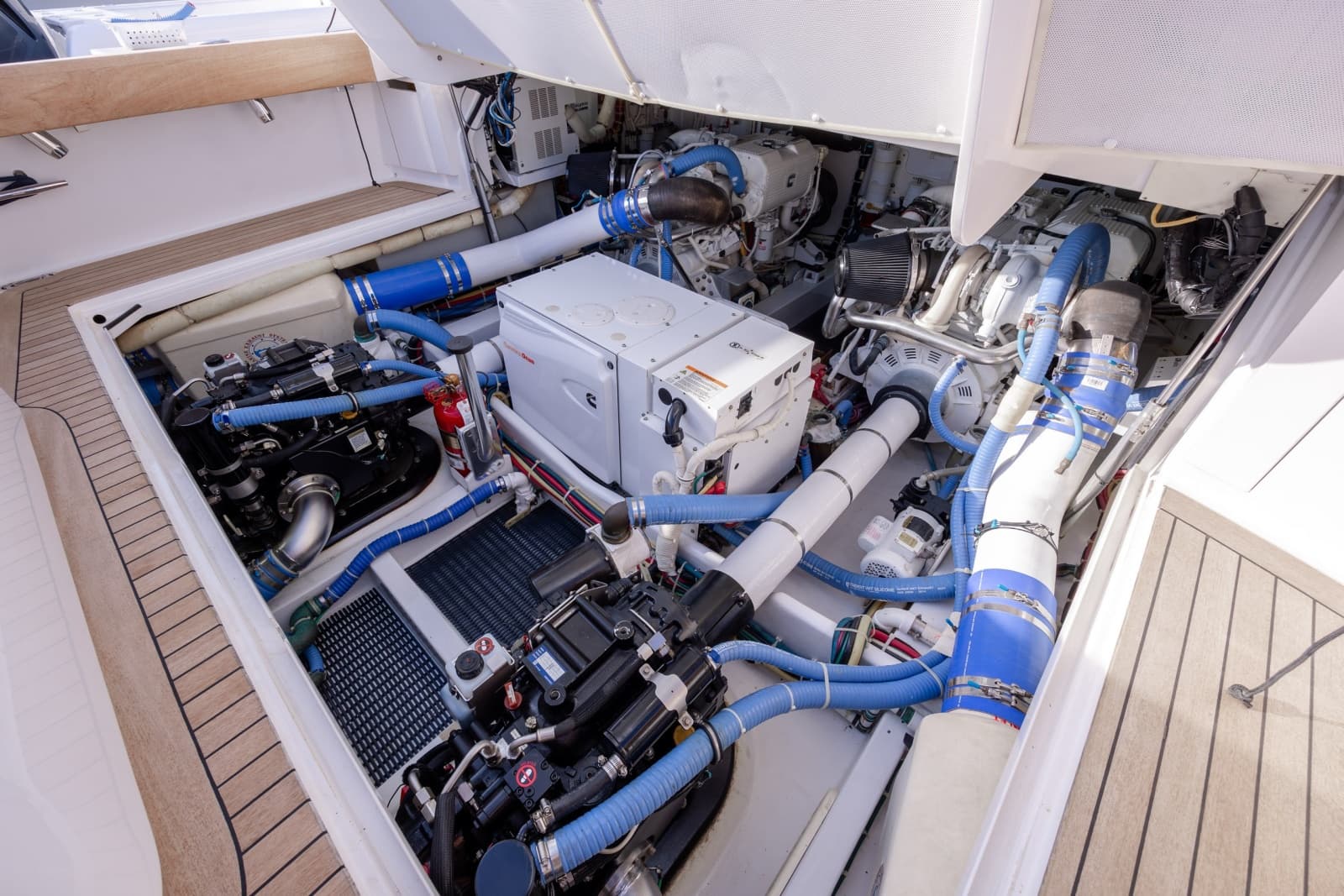 2015 Jarrett Bay Hardtop Express - Photo 113