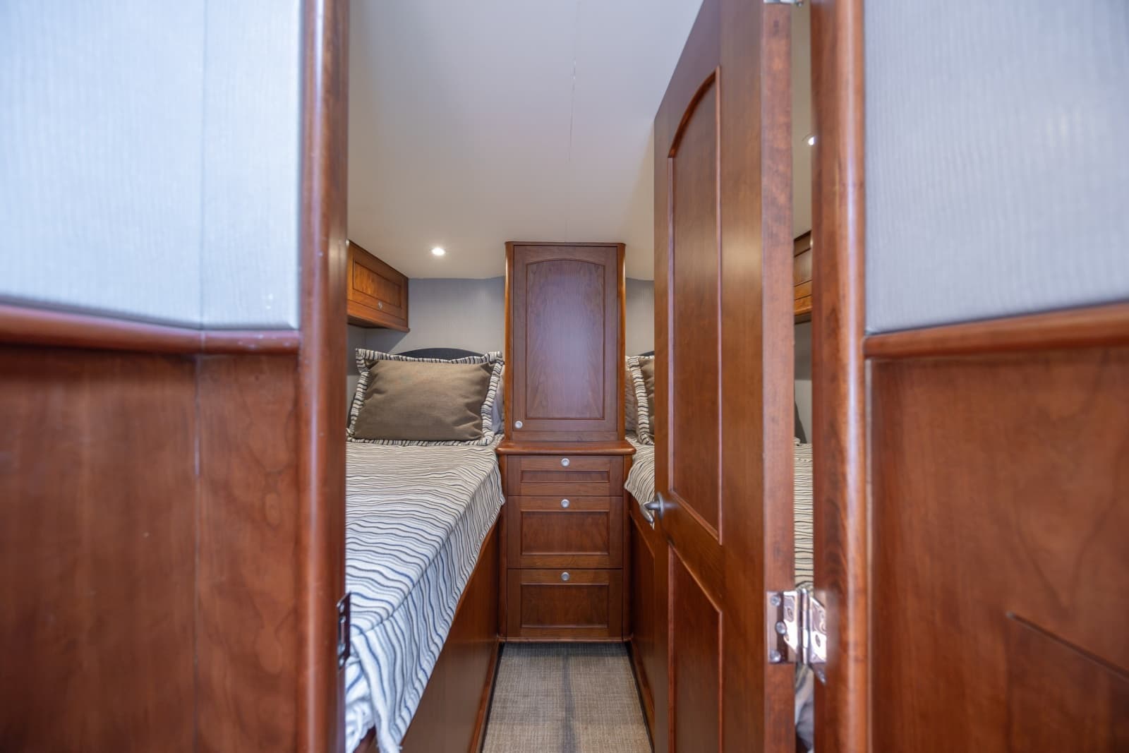 2015 Jarrett Bay Hardtop Express - Photo 59