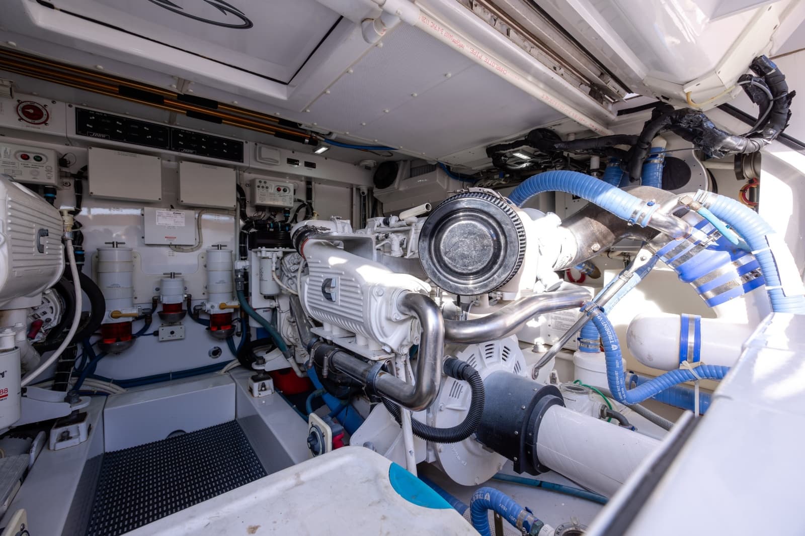 2015 Jarrett Bay Hardtop Express - Photo 115