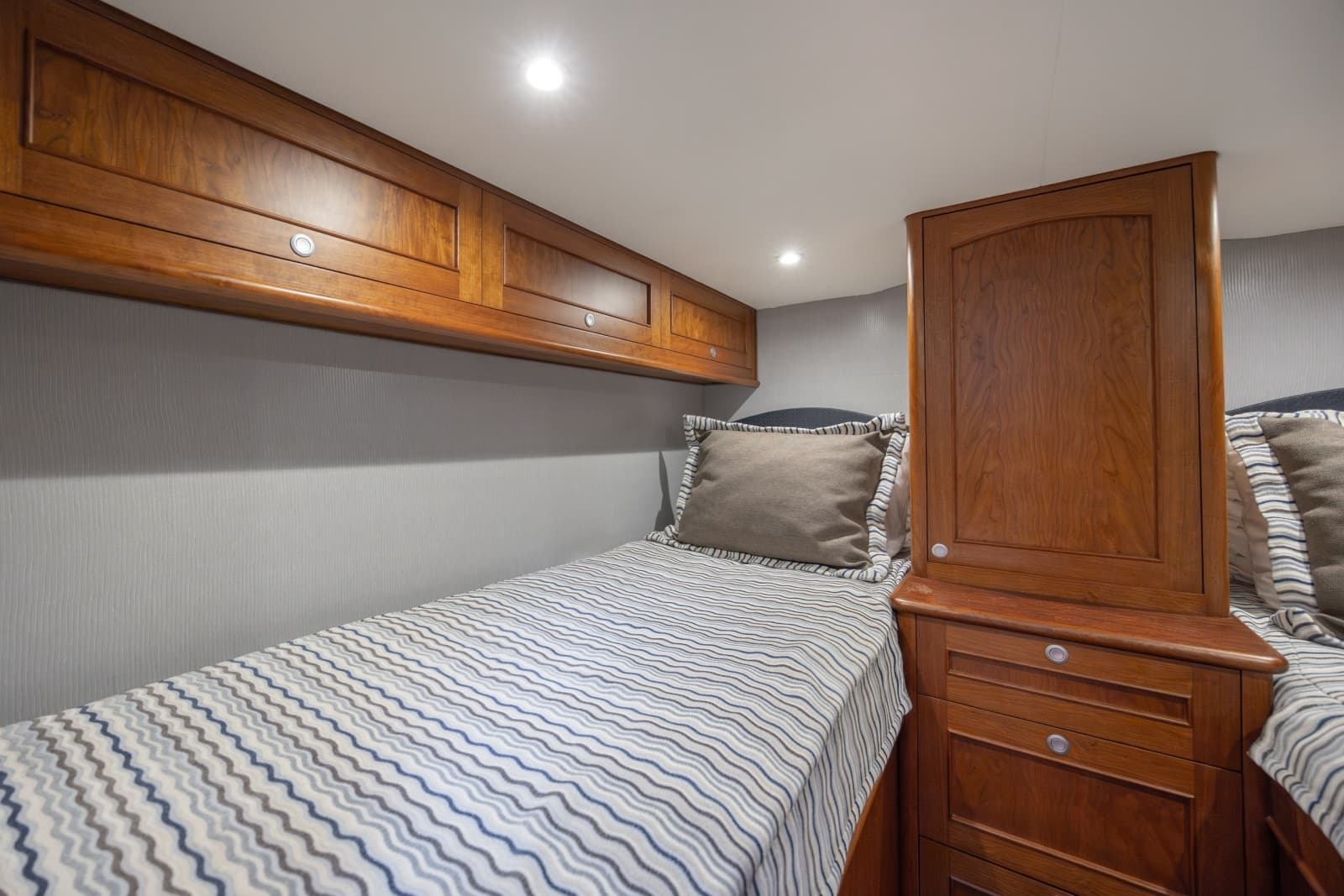 2015 Jarrett Bay Hardtop Express - Photo 60