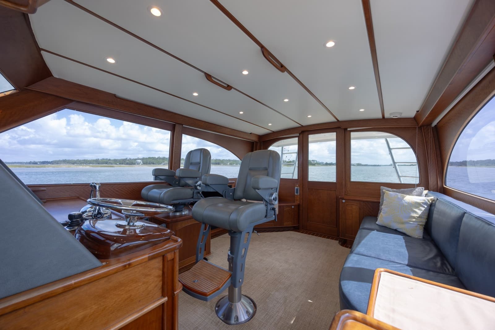 2015 Jarrett Bay Hardtop Express - Photo 45