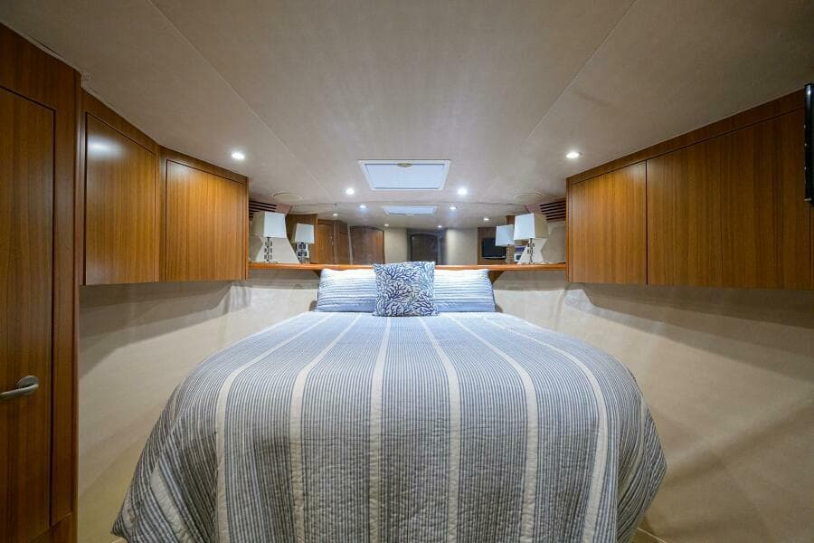 2008 Viking 60 Convertible - Photo 40