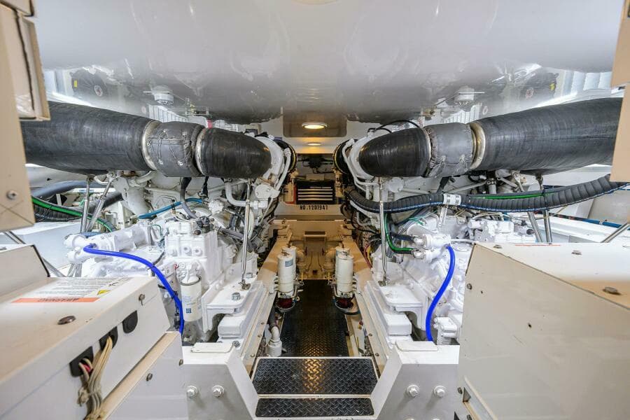 2008 Viking 60 Convertible - Photo 47