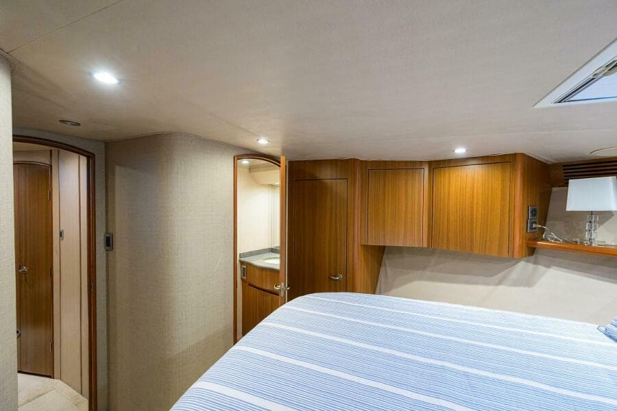 2008 Viking 60 Convertible - Photo 41