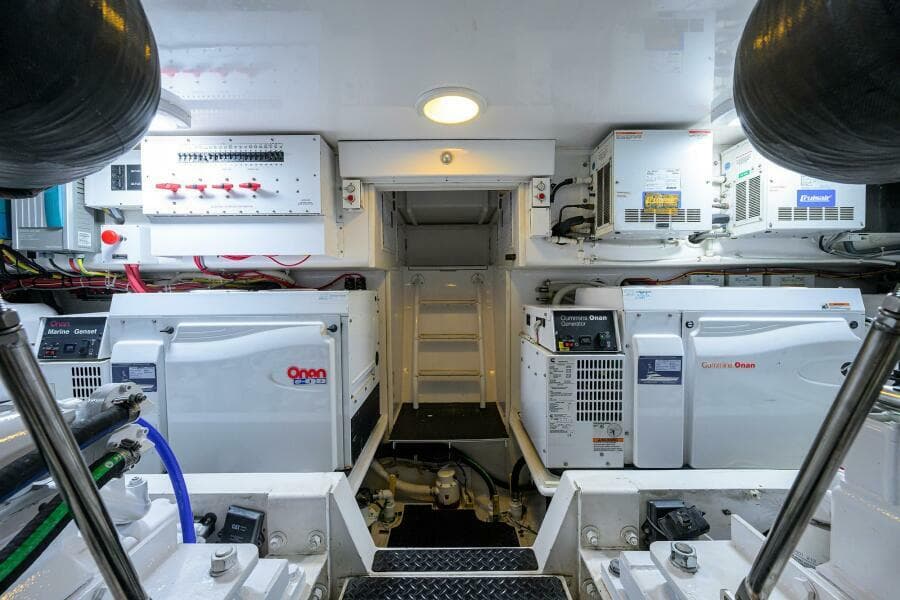 2008 Viking 60 Convertible - Photo 60