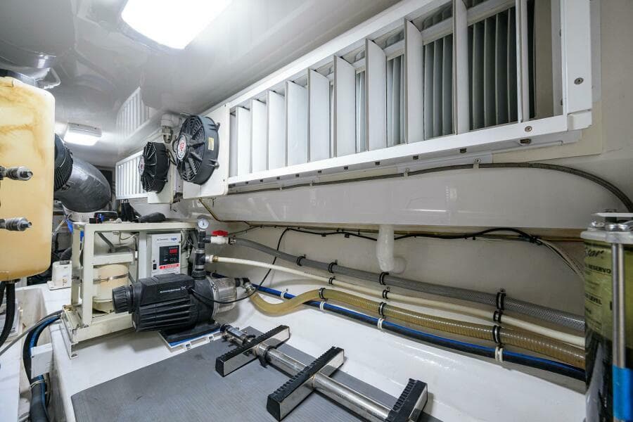 2008 Viking 60 Convertible - Photo 57