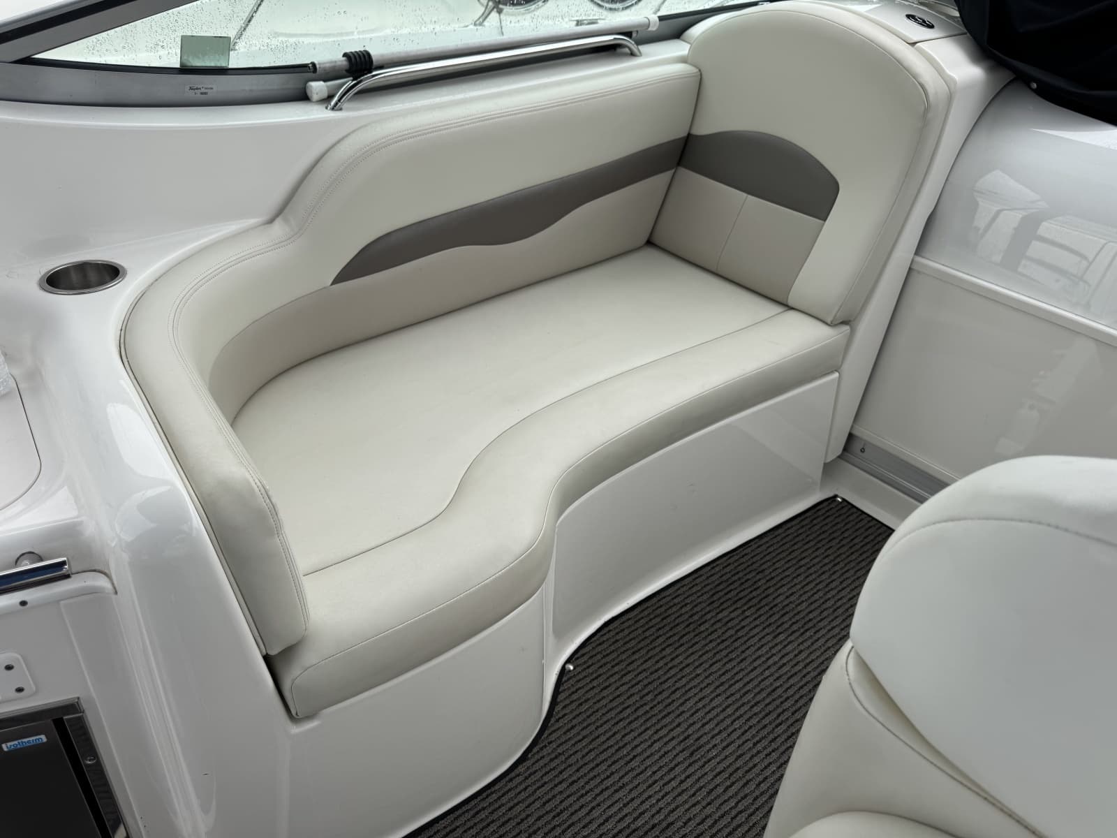 2008 Chaparral 310 Signature - Photo 9