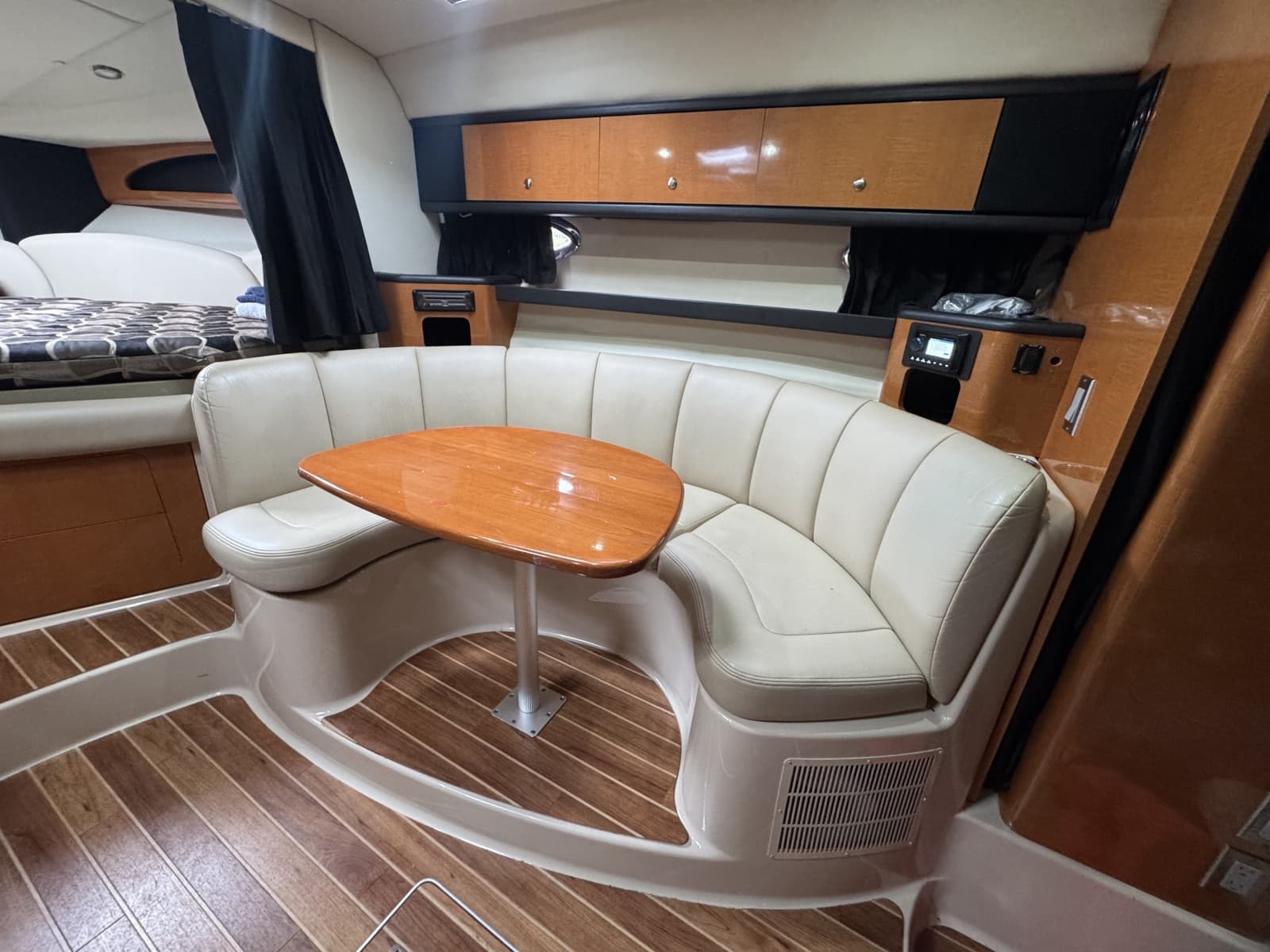 2008 Chaparral 310 Signature - Photo 3