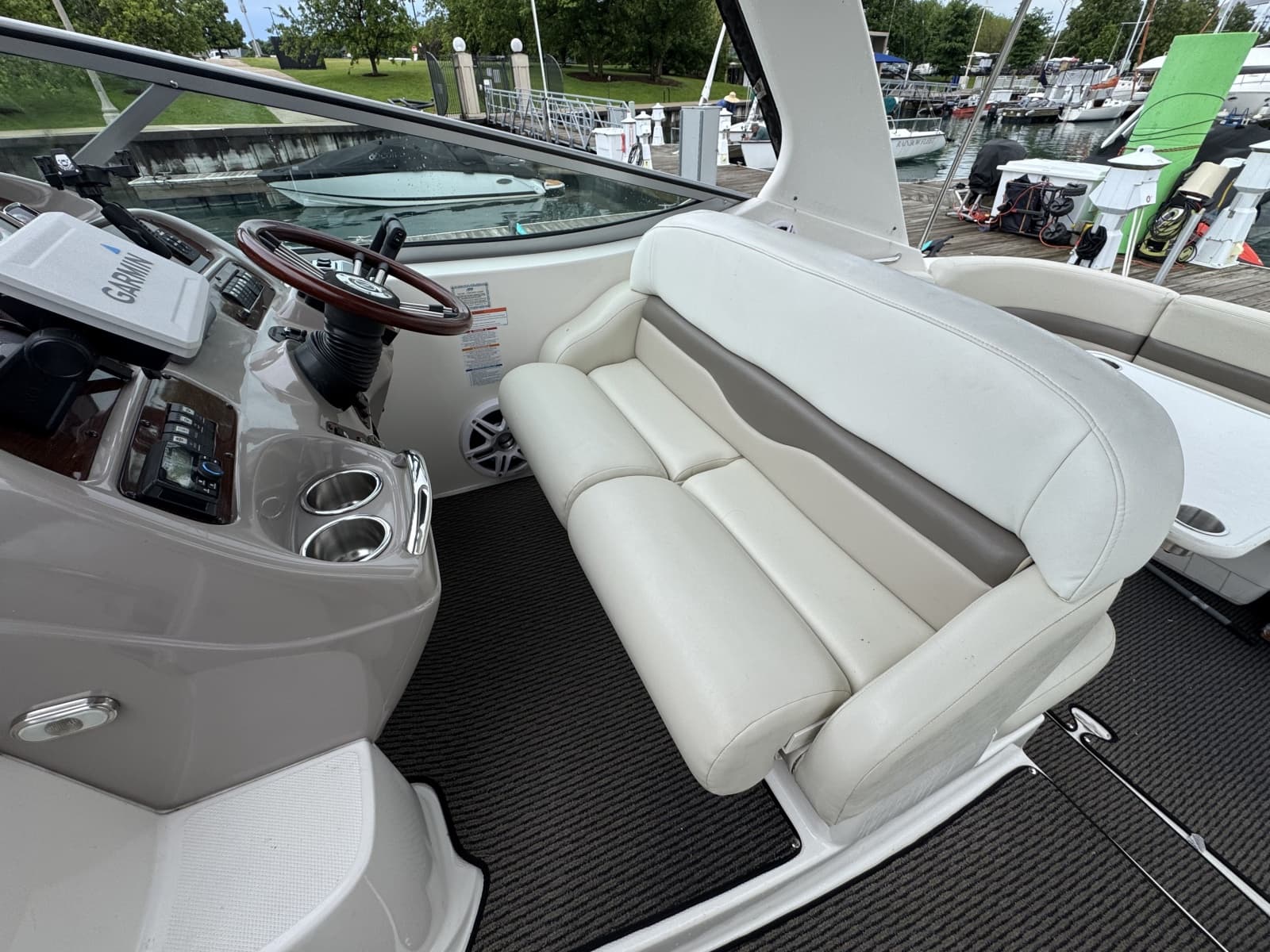 2008 Chaparral 310 Signature - Photo 8
