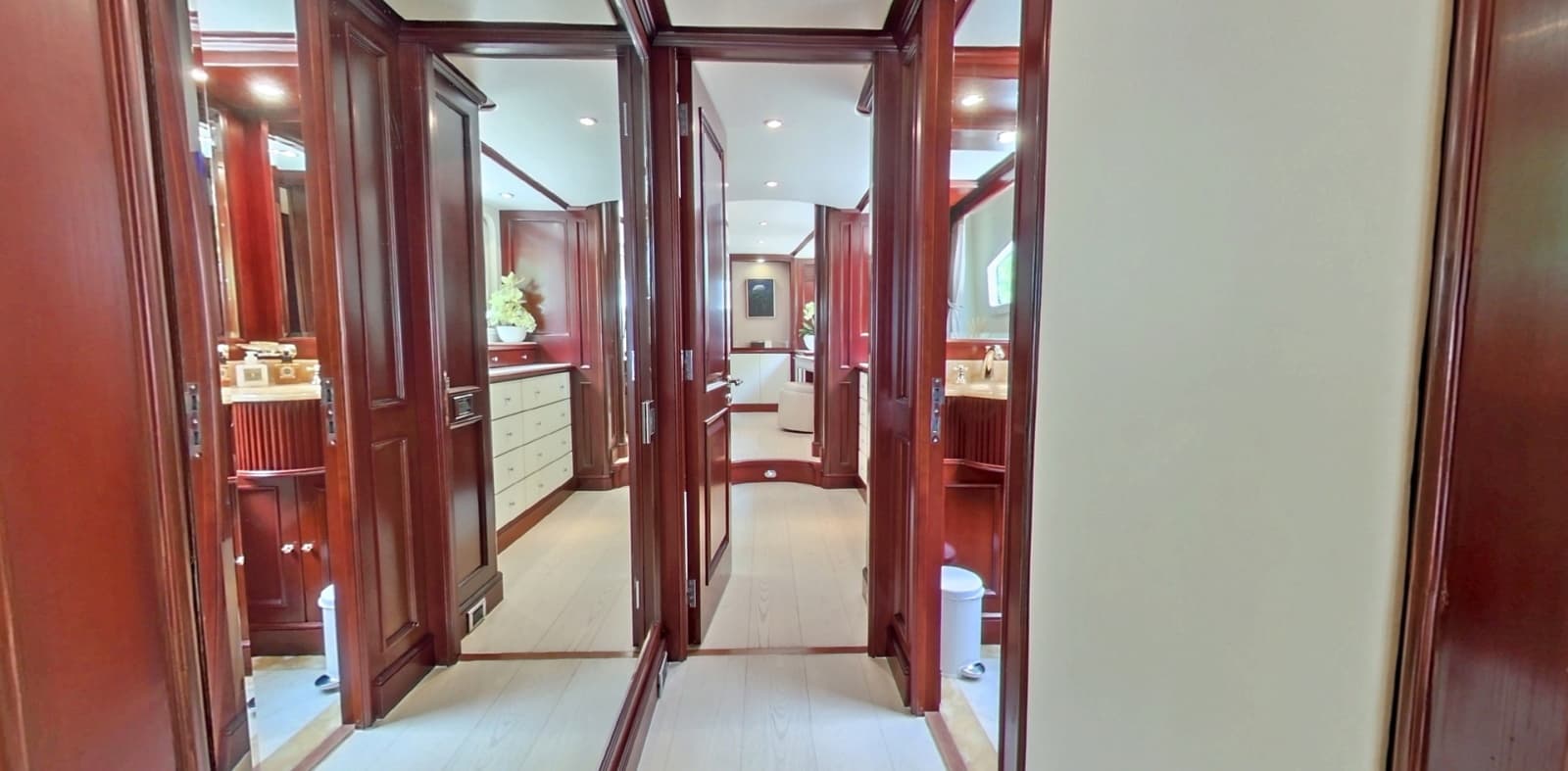 2003 Benetti 115 Classic - Photo 15