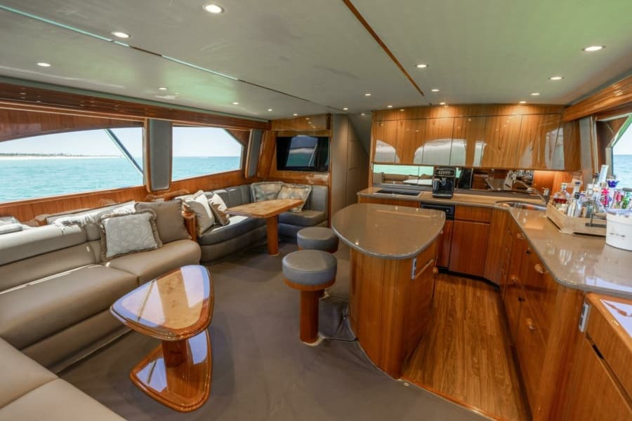 2015 Viking 62 Convertible - Photo 7