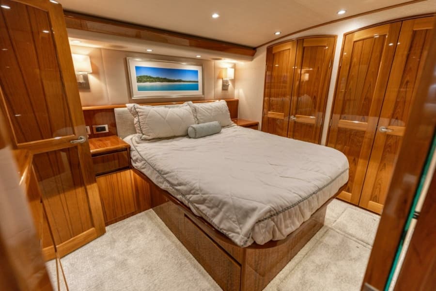 2015 Viking 62 Convertible - Photo 3