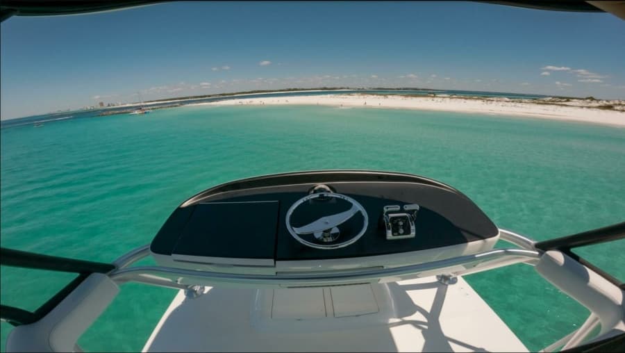 2015 Viking 62 Convertible - Photo 31
