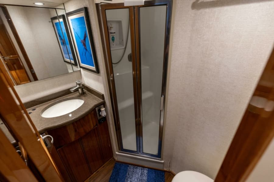 2015 Viking 62 Convertible - Photo 19