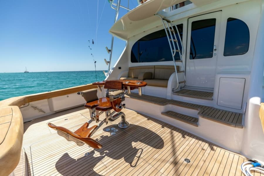 2015 Viking 62 Convertible - Photo 33