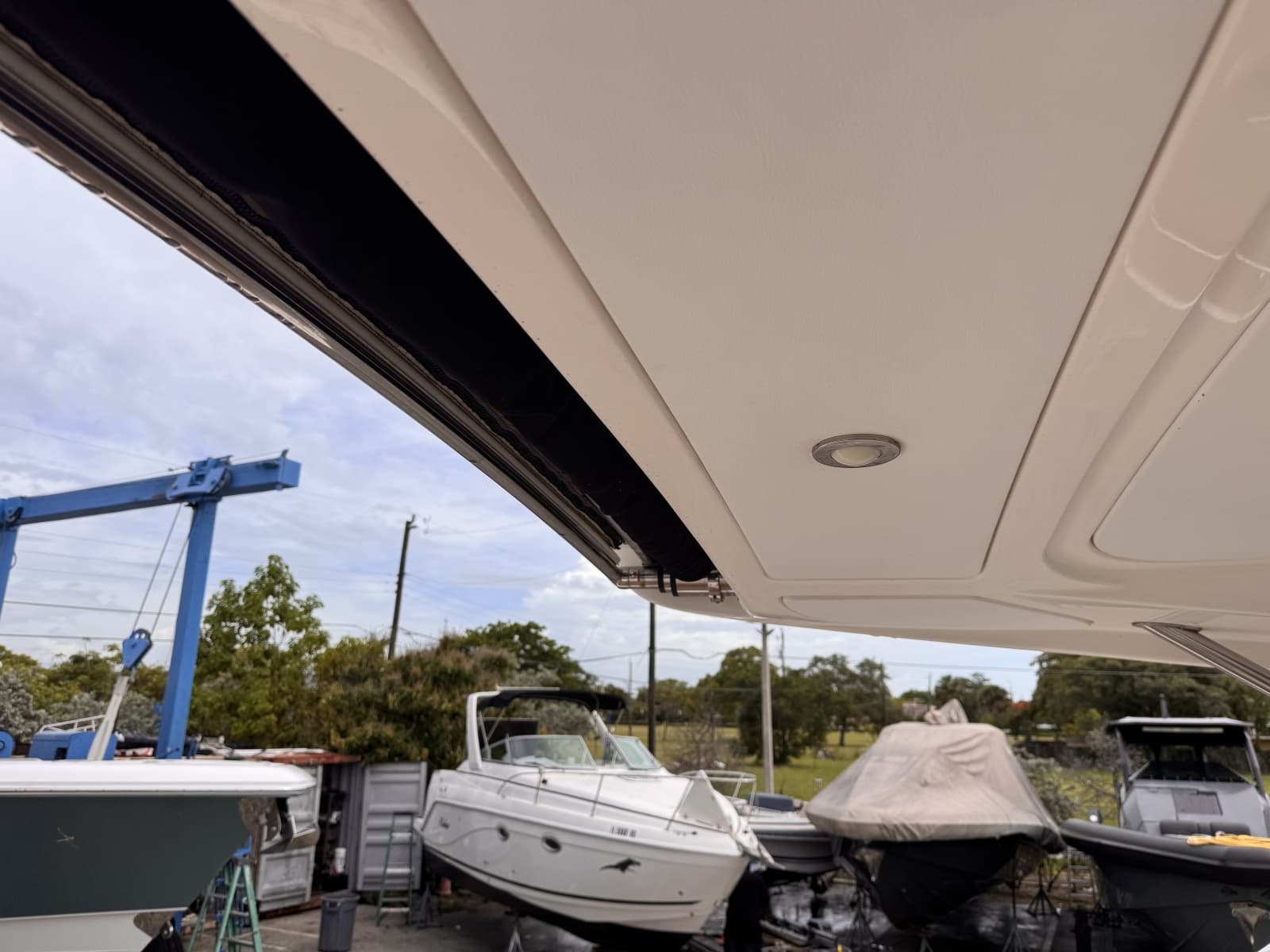 2016 Sea Ray 350 SLX - Photo 16
