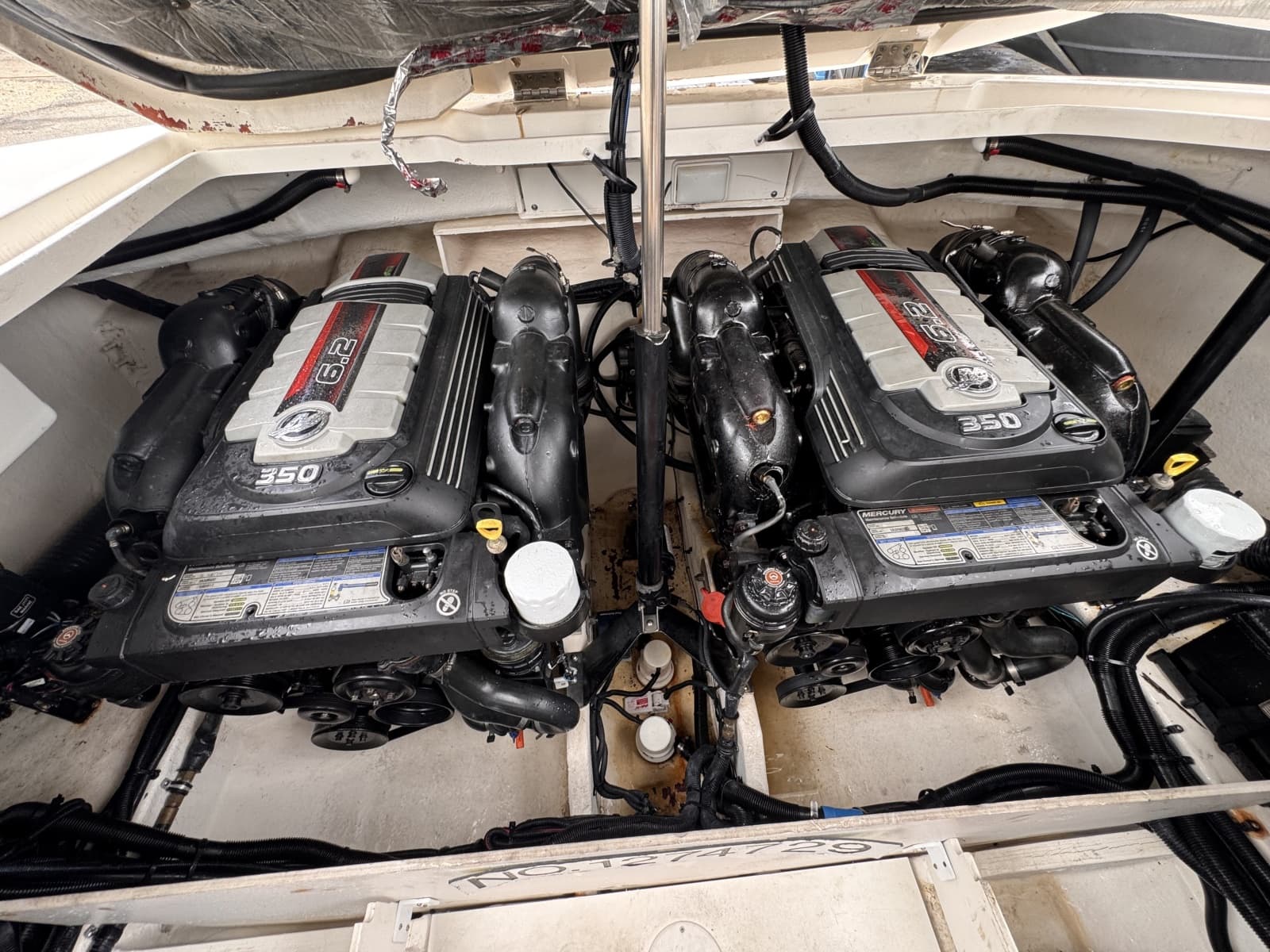 2016 Sea Ray 350 SLX - Photo 26