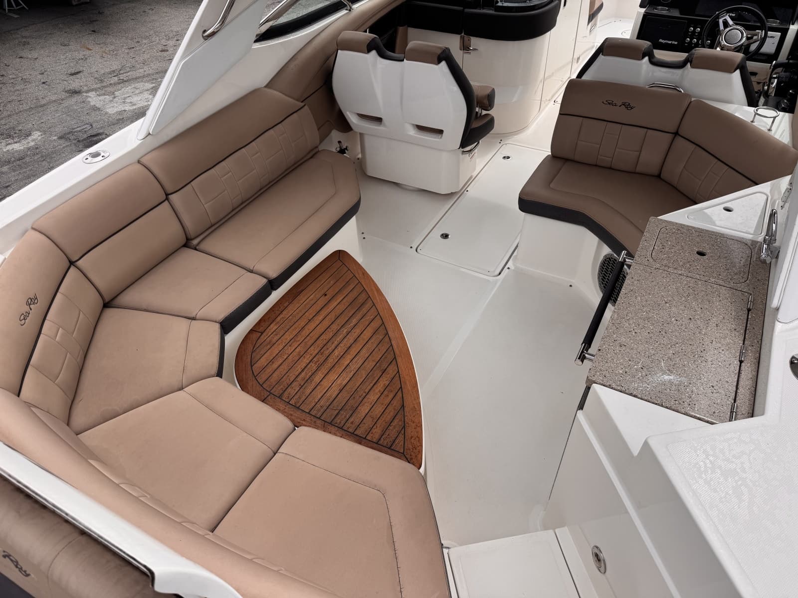 2016 Sea Ray 350 SLX - Photo 13