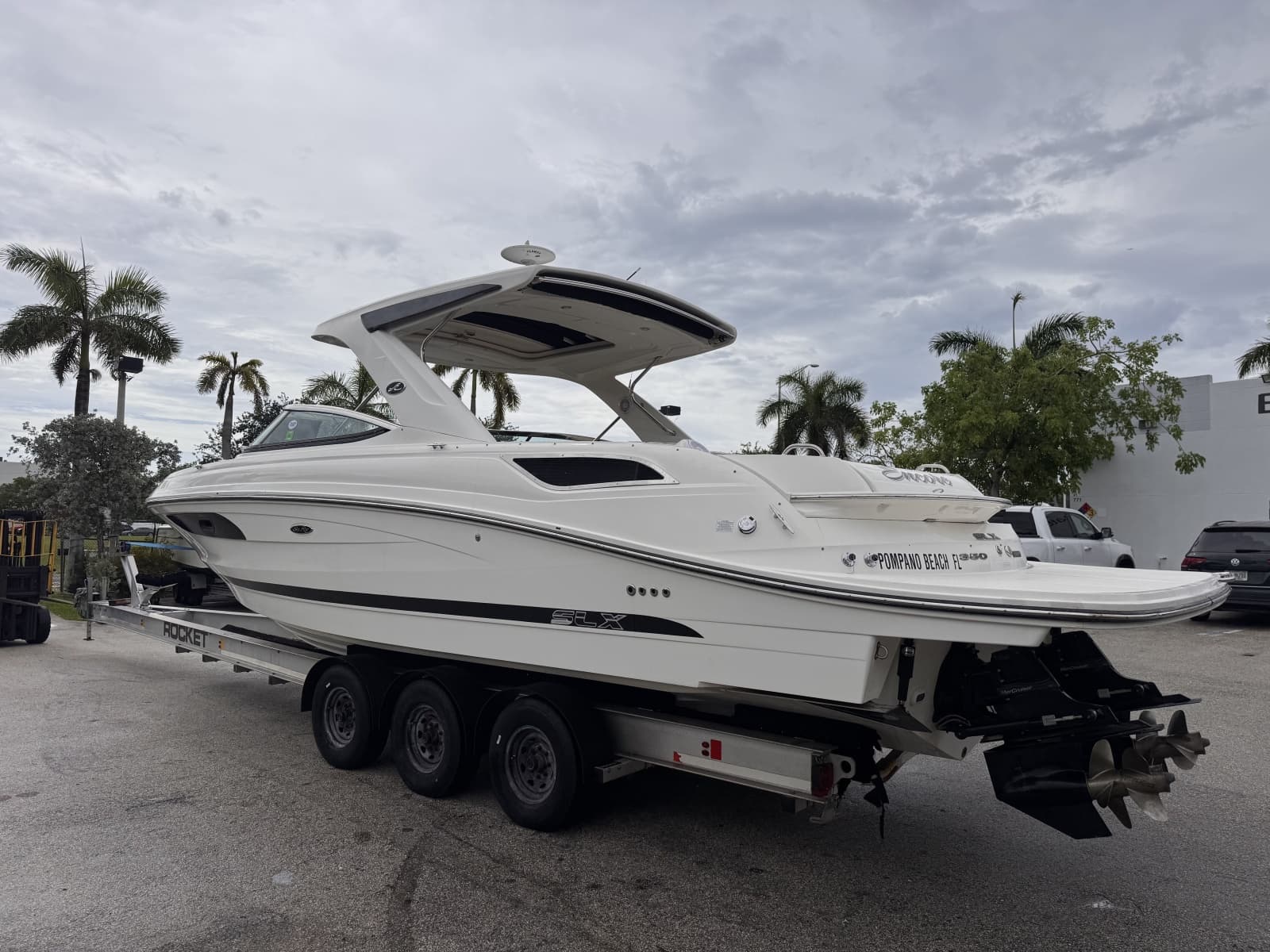 2016 Sea Ray 350 SLX - Photo 5