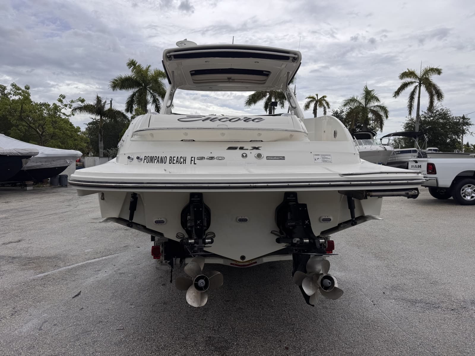 2016 Sea Ray 350 SLX - Photo 6