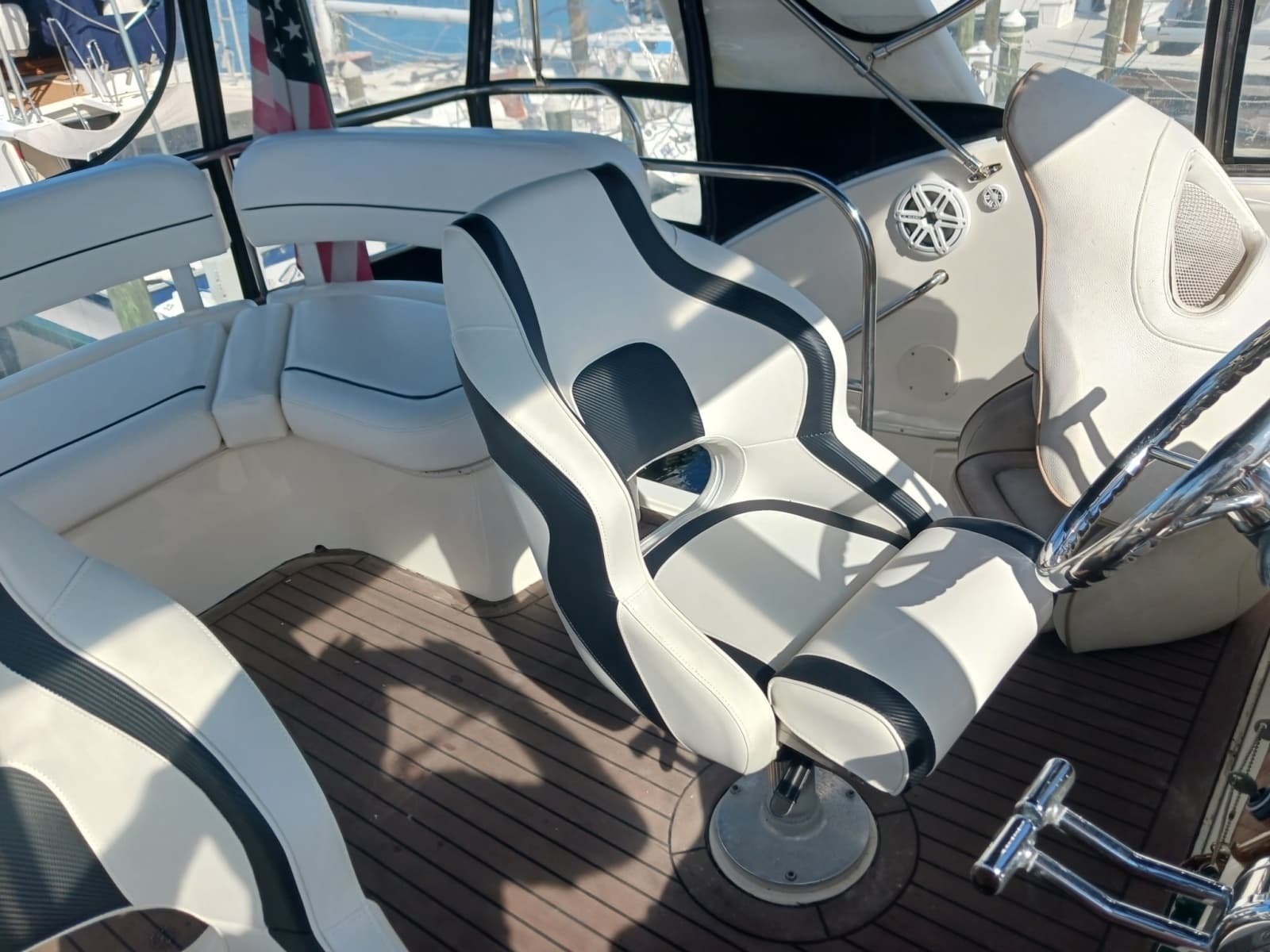 2006 Silverton 34 Convertible - Photo 23