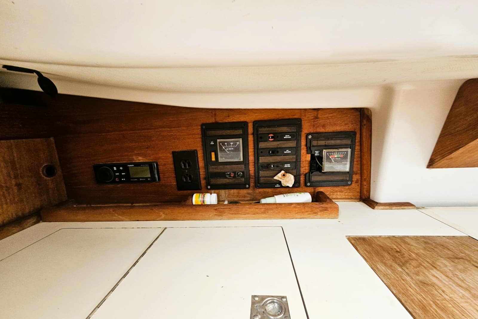 1985 Sabre 34 - Photo 8