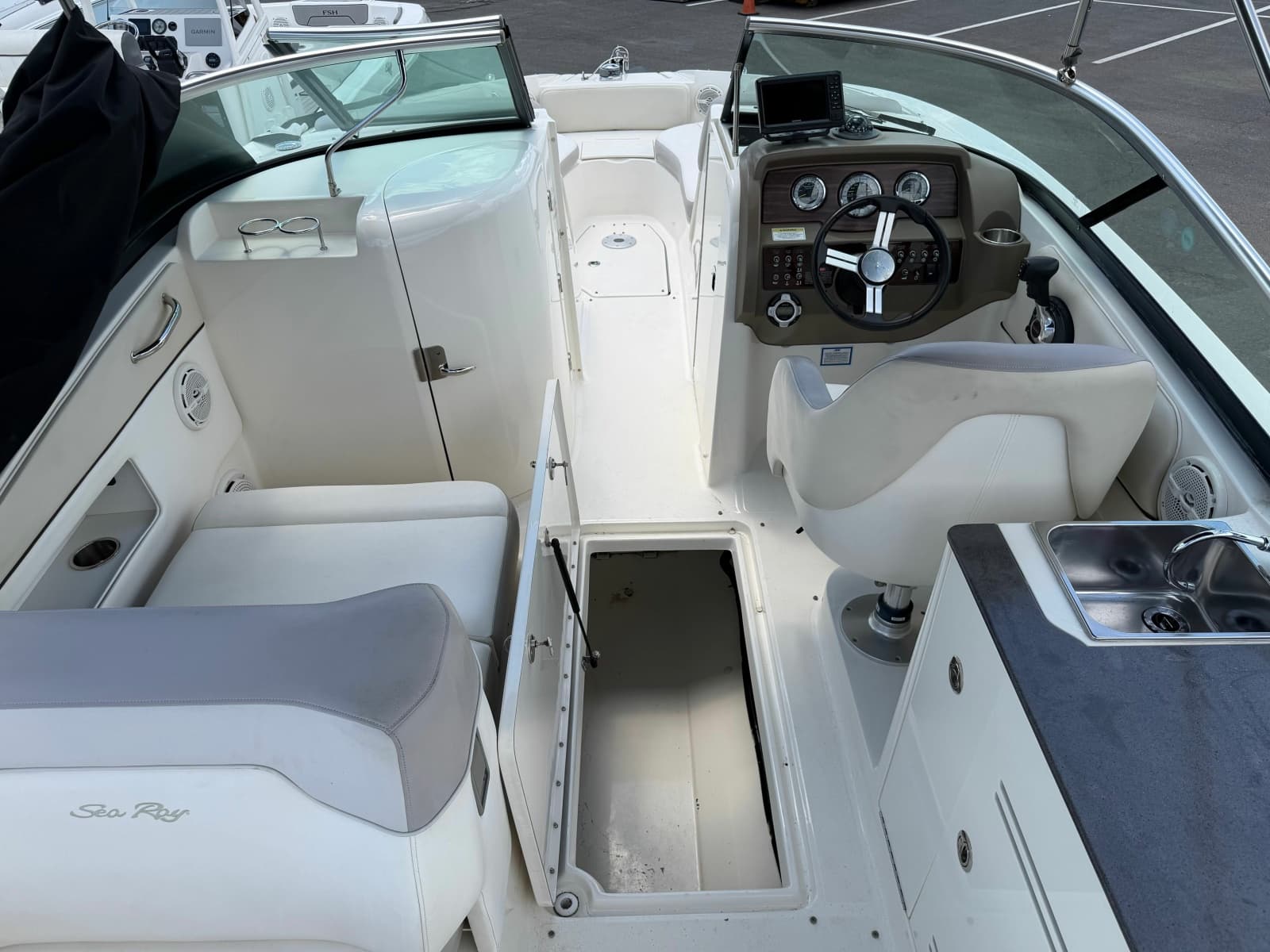 2013 Sea Ray 300 Sundeck - Photo 10