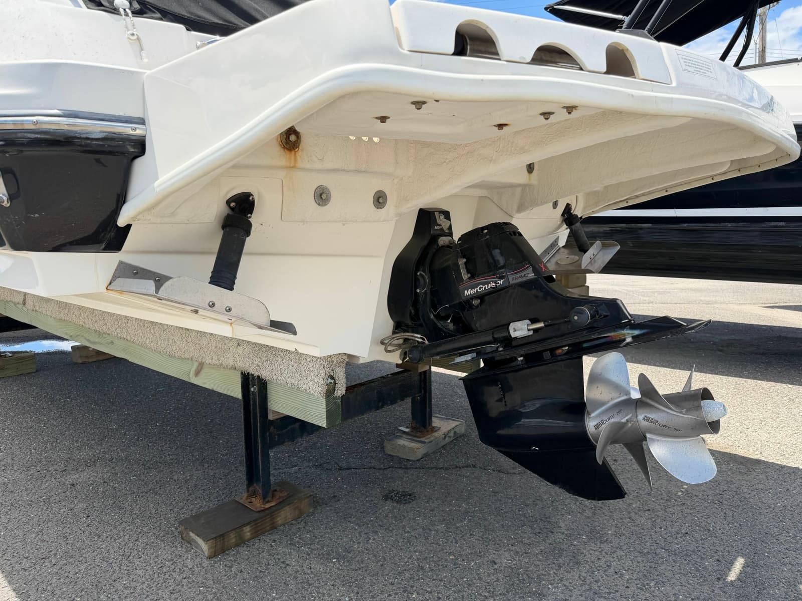 2013 Sea Ray 300 Sundeck - Photo 4