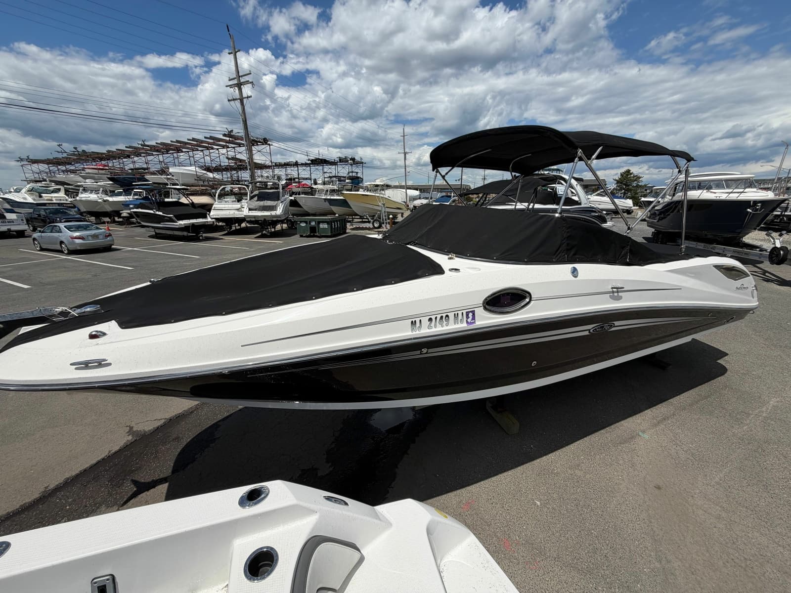 2013 Sea Ray 300 Sundeck - Photo 2