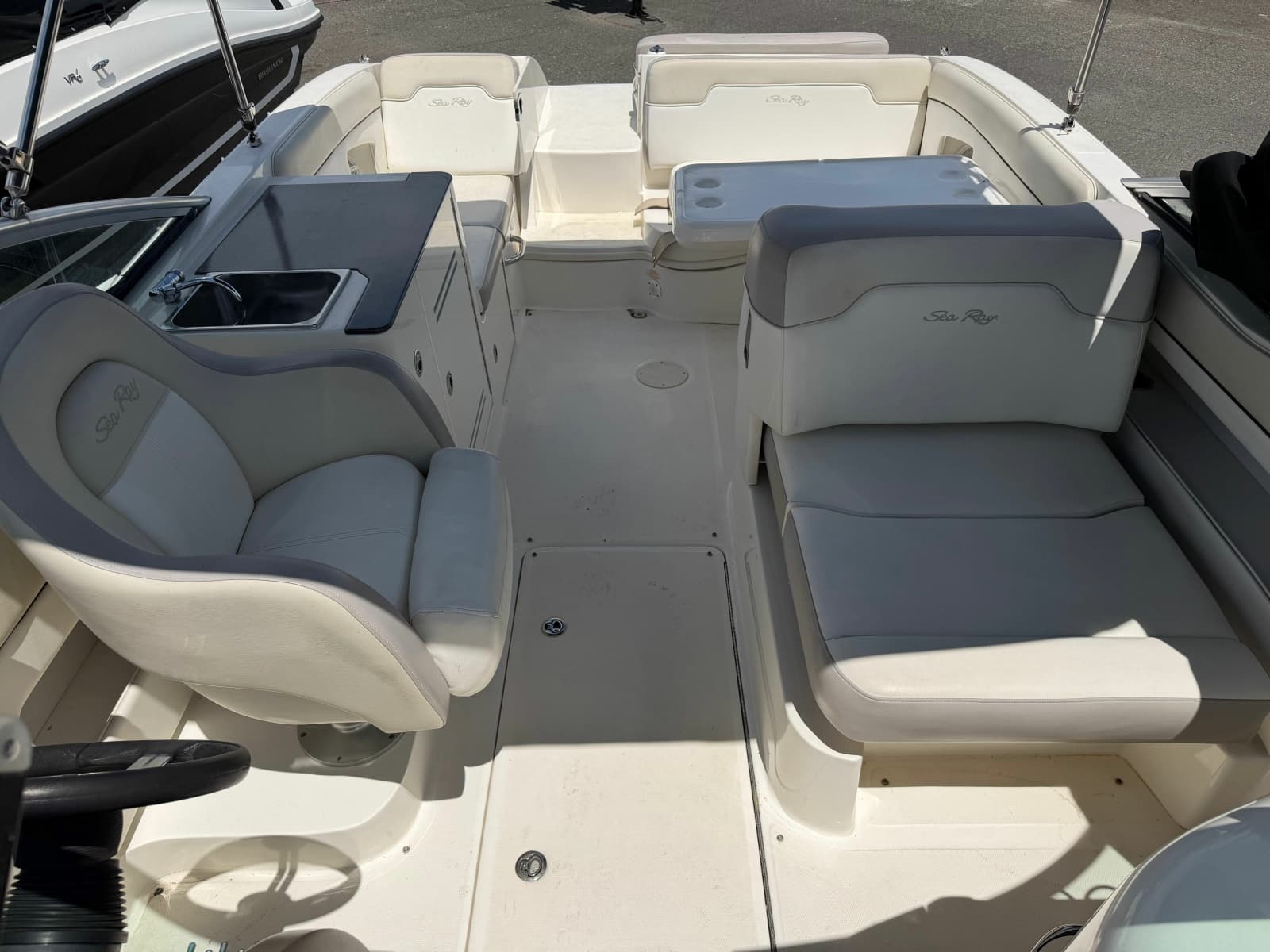 2013 Sea Ray 300 Sundeck - Photo 11