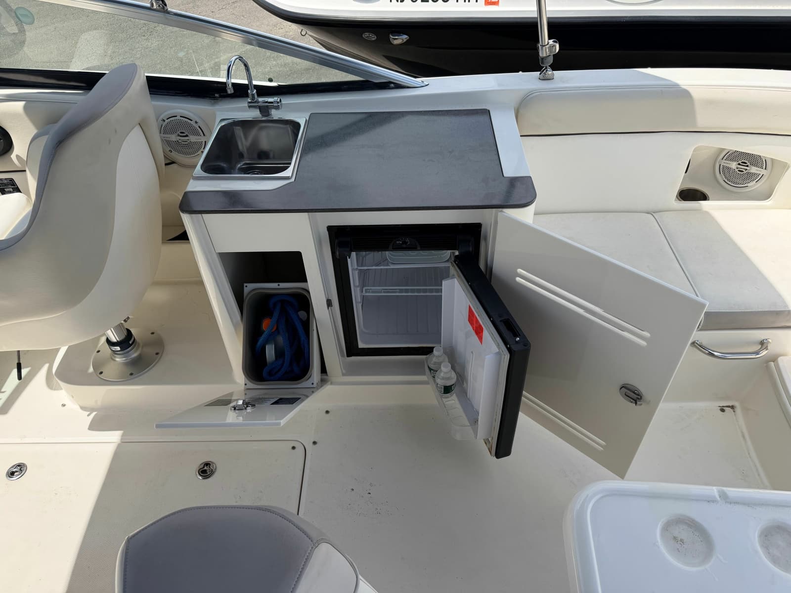 2013 Sea Ray 300 Sundeck - Photo 8