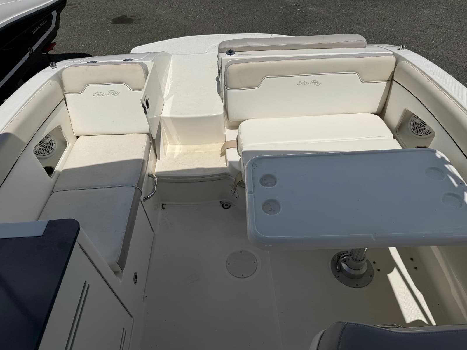 2013 Sea Ray 300 Sundeck - Photo 7