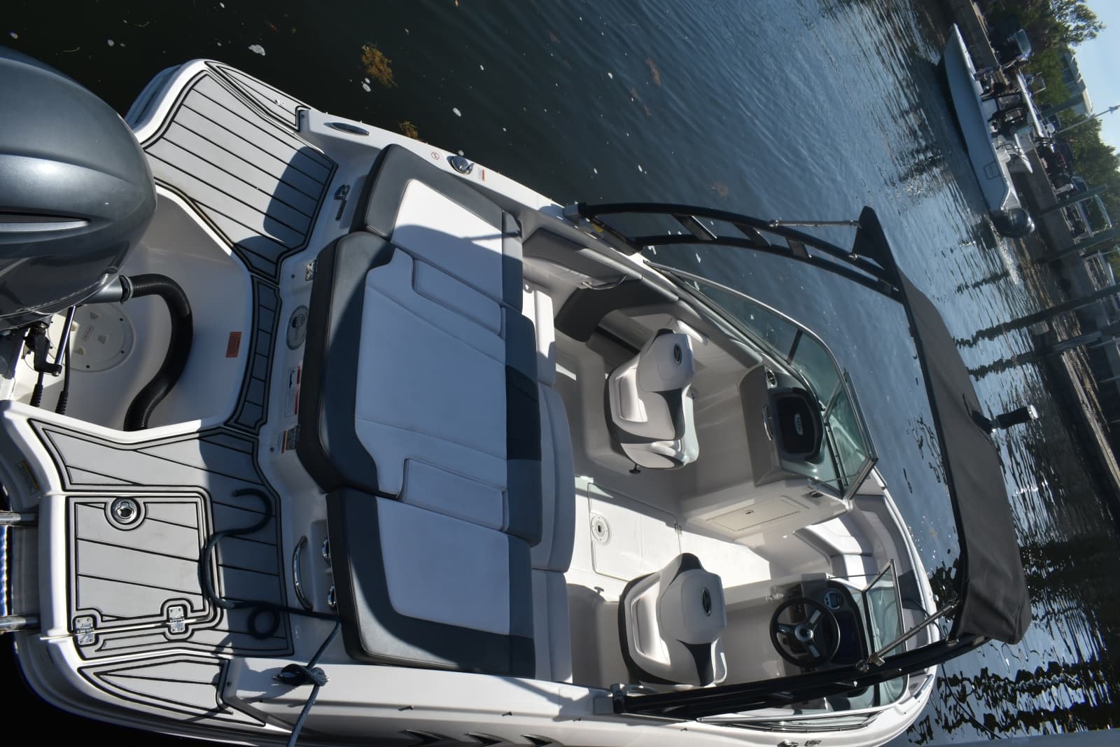 2021 Chaparral 21 SSI - Photo 15