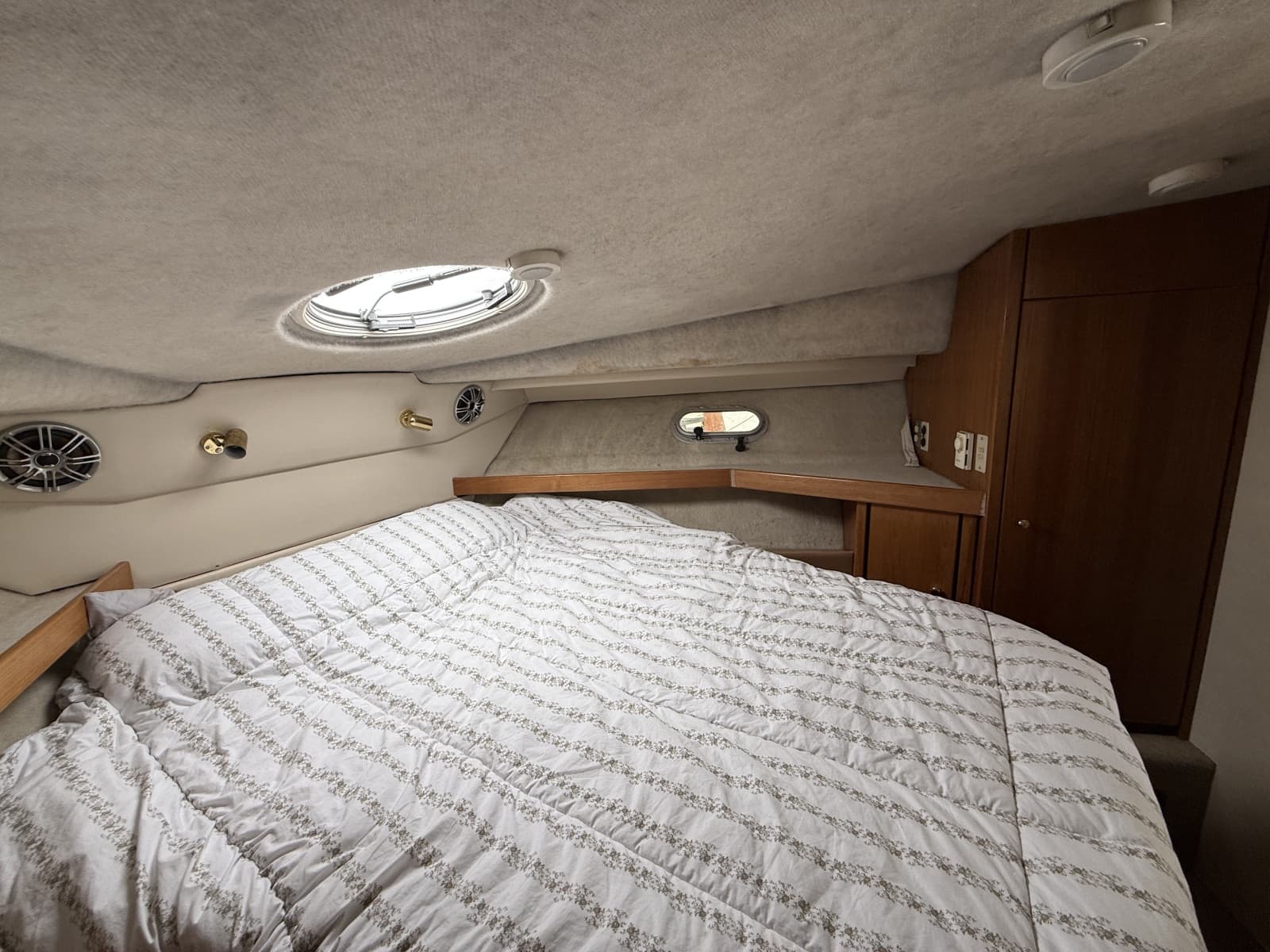1998 Bayliner 3788 - Photo 40