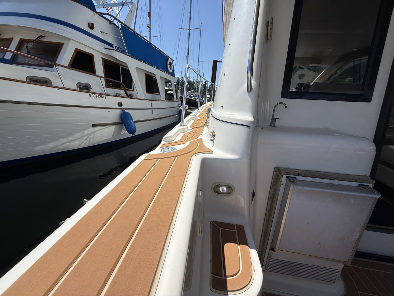 1998 Bayliner 3788 - Photo 19