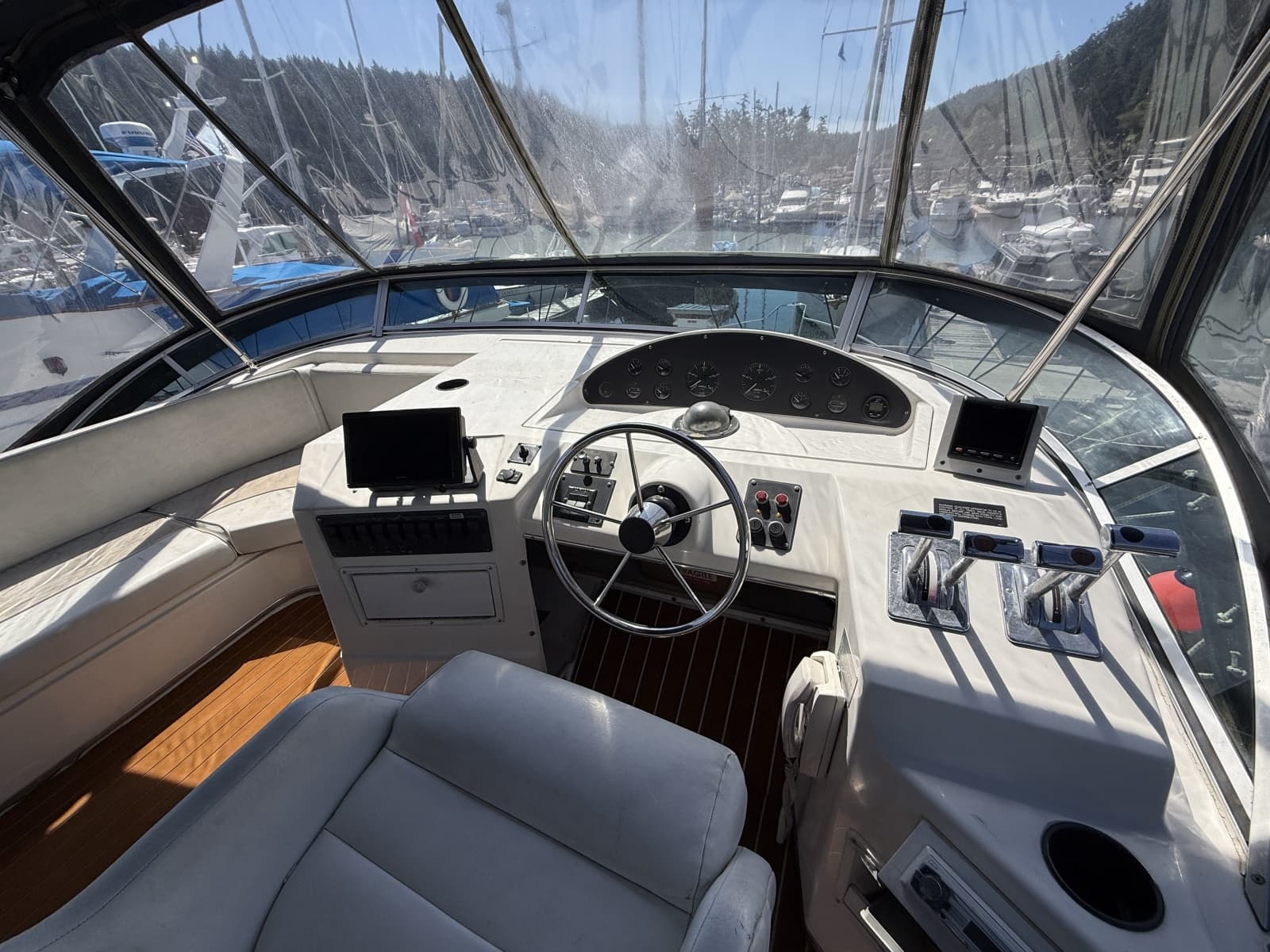 1998 Bayliner 3788 - Photo 26