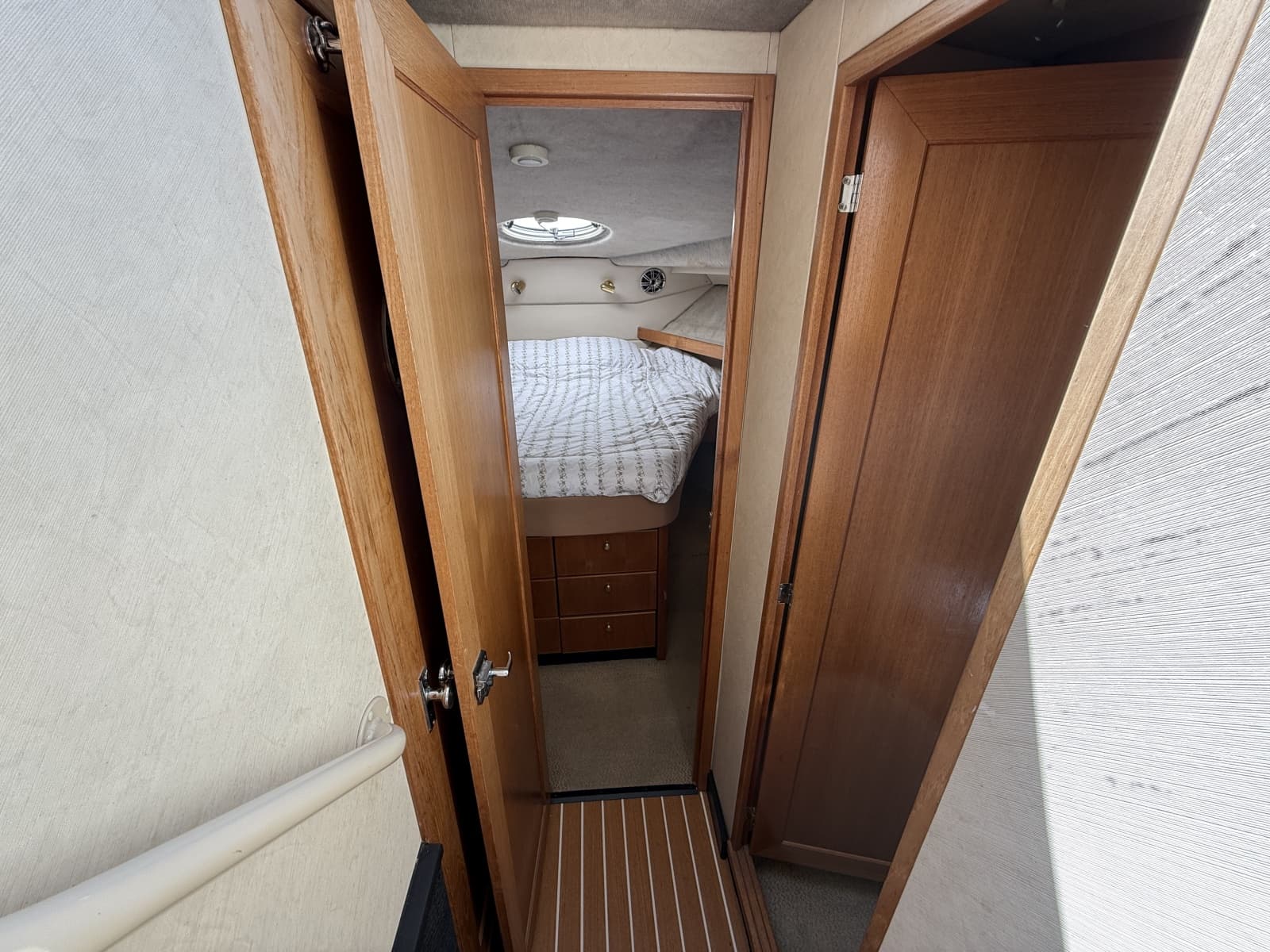 1998 Bayliner 3788 - Photo 45