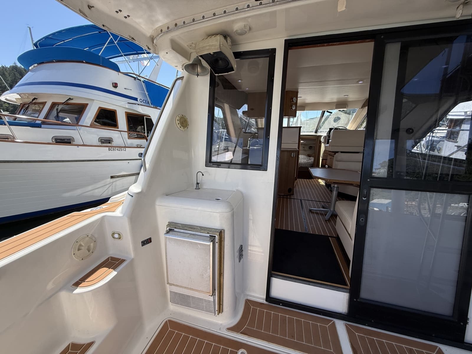 1998 Bayliner 3788 - Photo 18