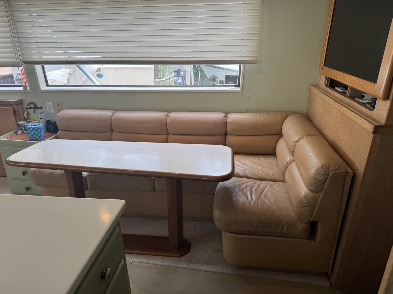1976 Hatteras 53 Convertible - Photo 5