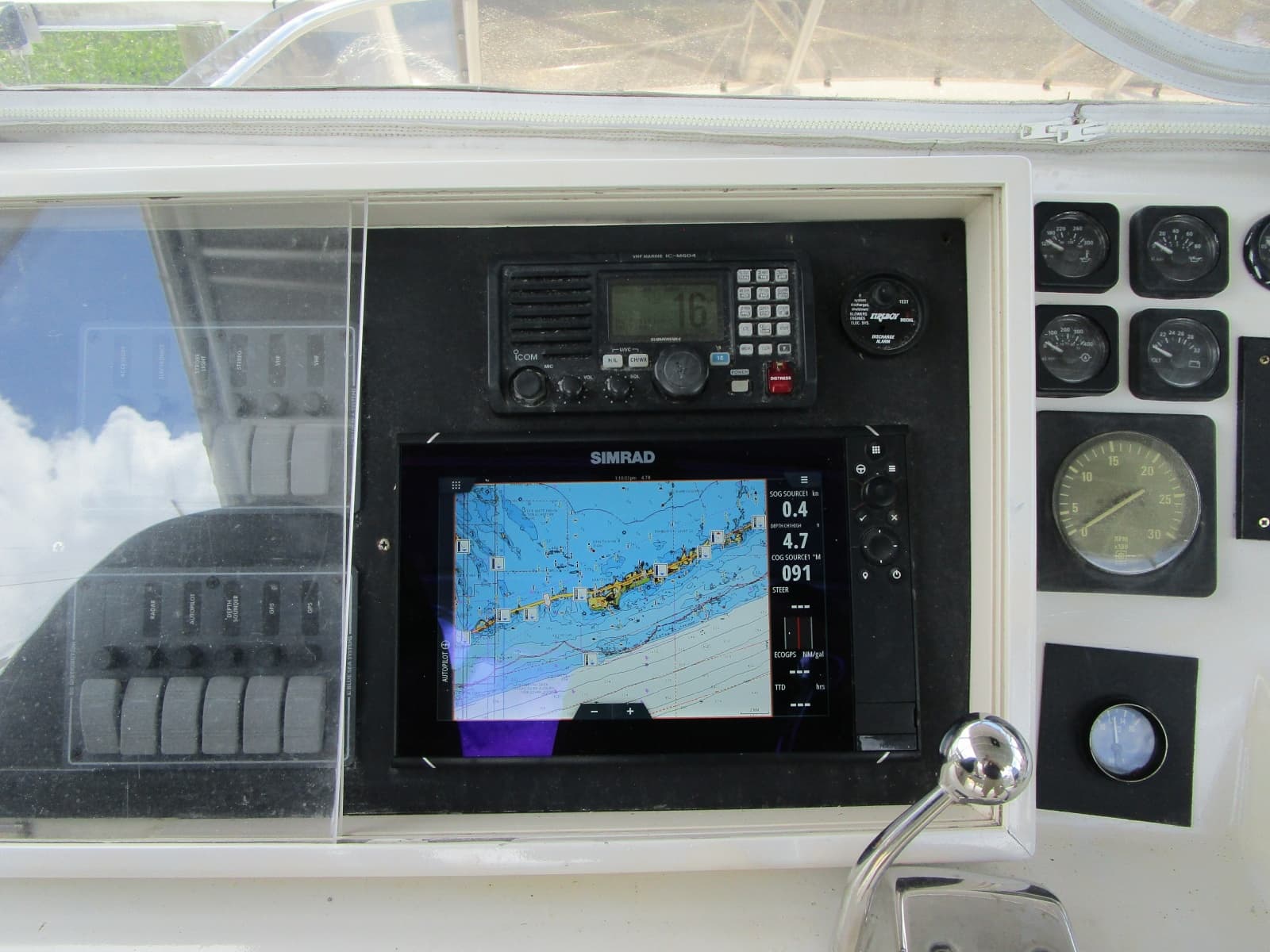 1976 Hatteras 53 Convertible - Photo 35