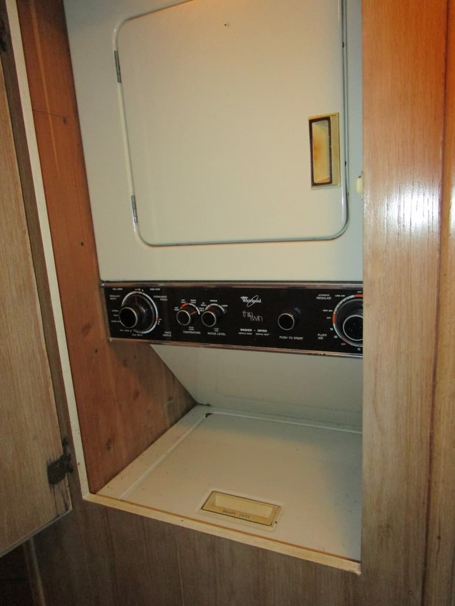 1976 Hatteras 53 Convertible - Photo 25