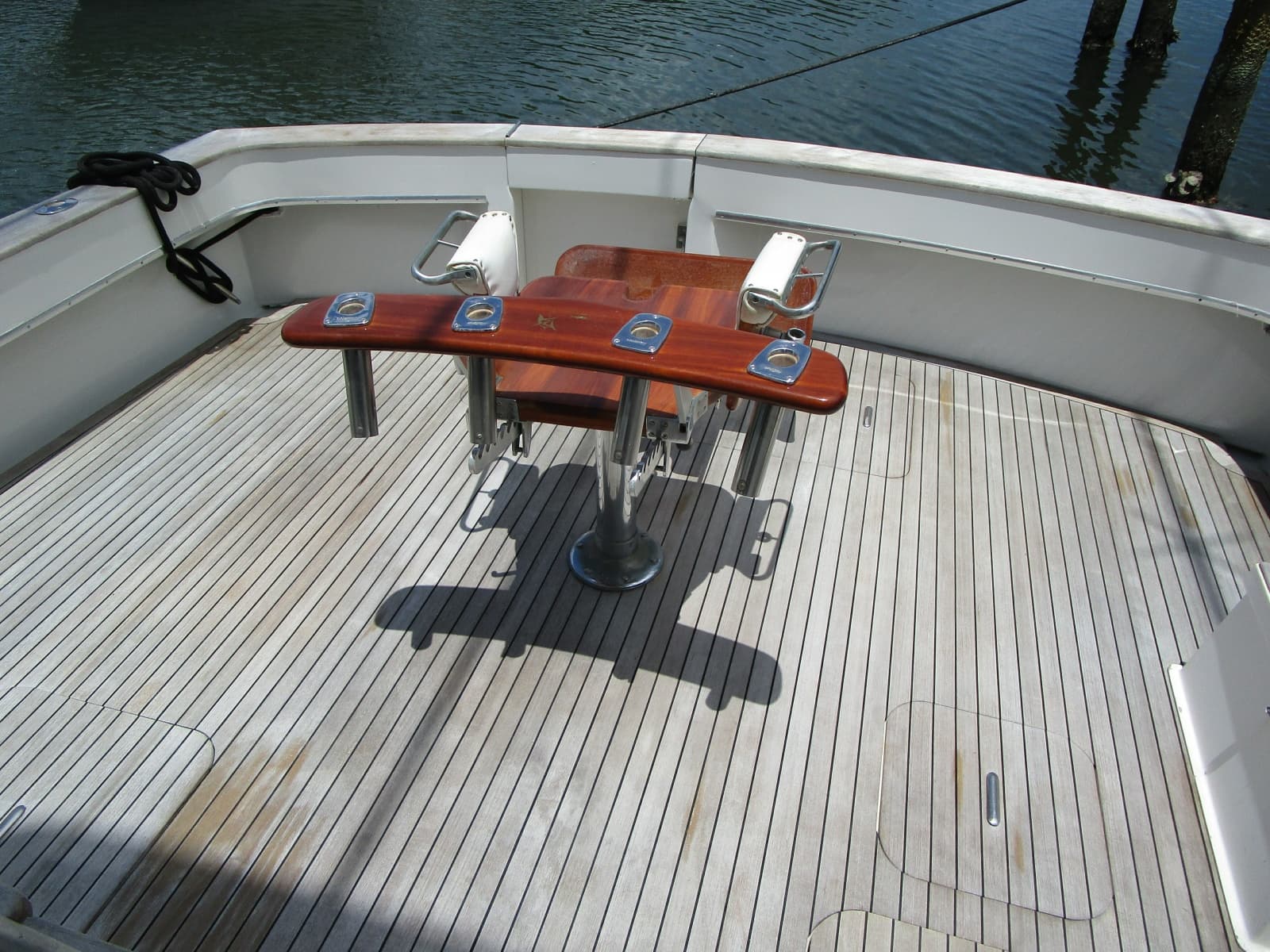 1976 Hatteras 53 Convertible - Photo 33