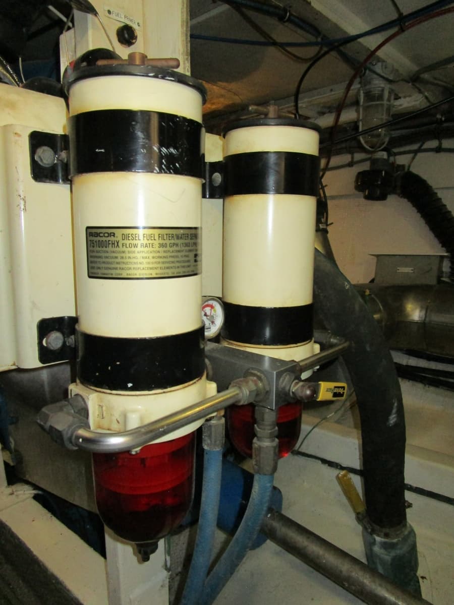 1976 Hatteras 53 Convertible - Photo 47