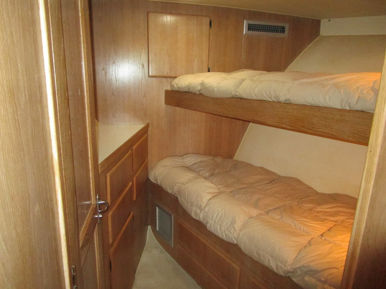 1976 Hatteras 53 Convertible - Photo 22