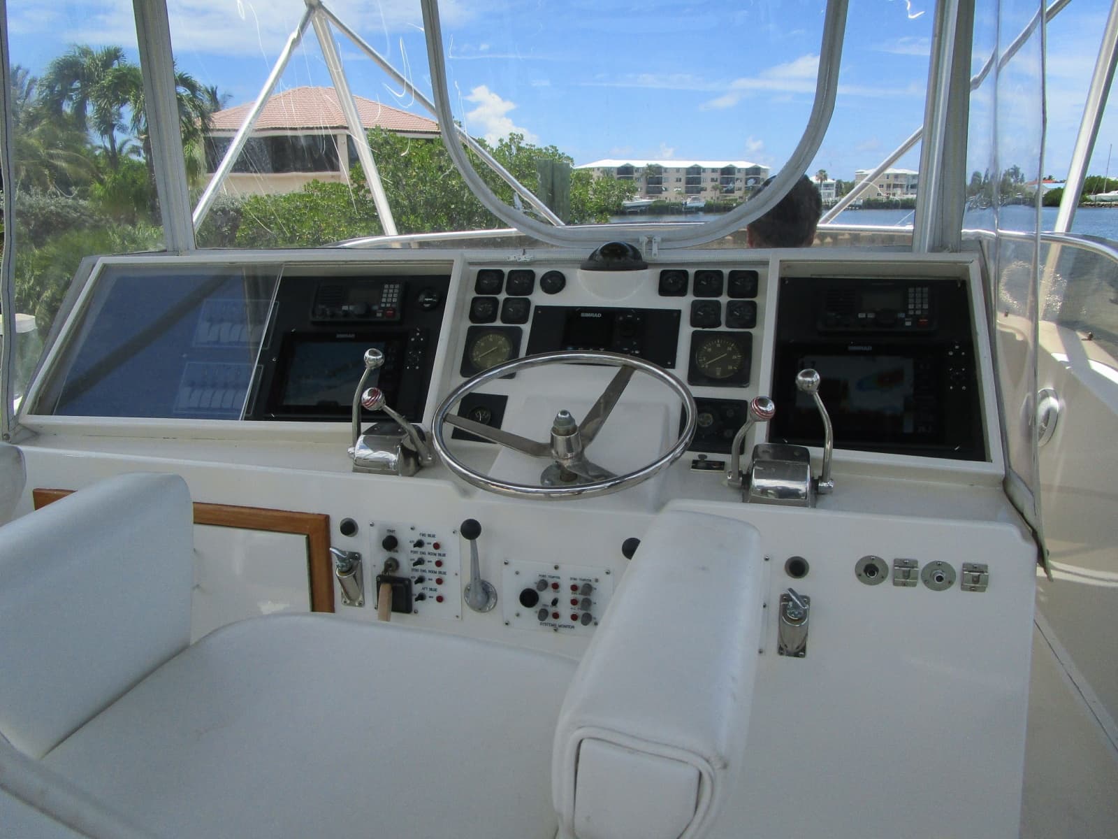 1976 Hatteras 53 Convertible - Photo 34